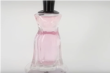 High-End-Handwerk für Parfümflasche